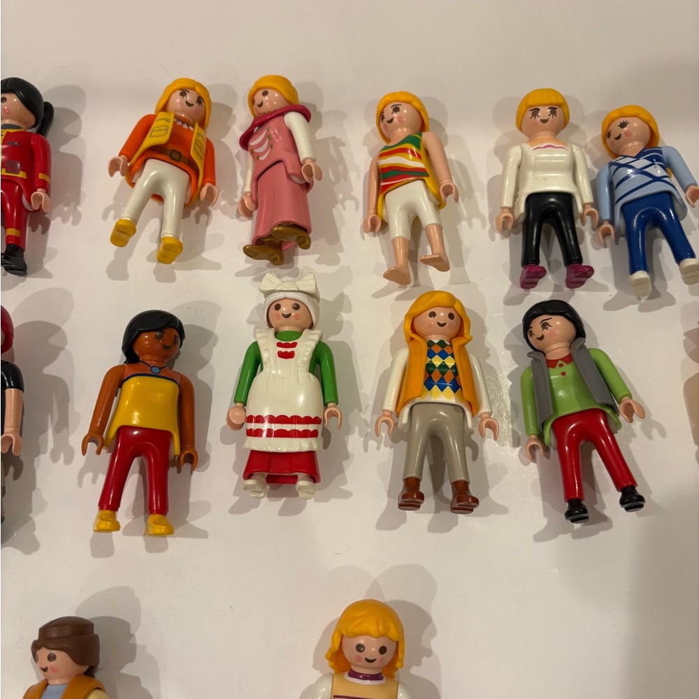 Lot of 19 Adult Women Playmobil - Picture 3 of 11